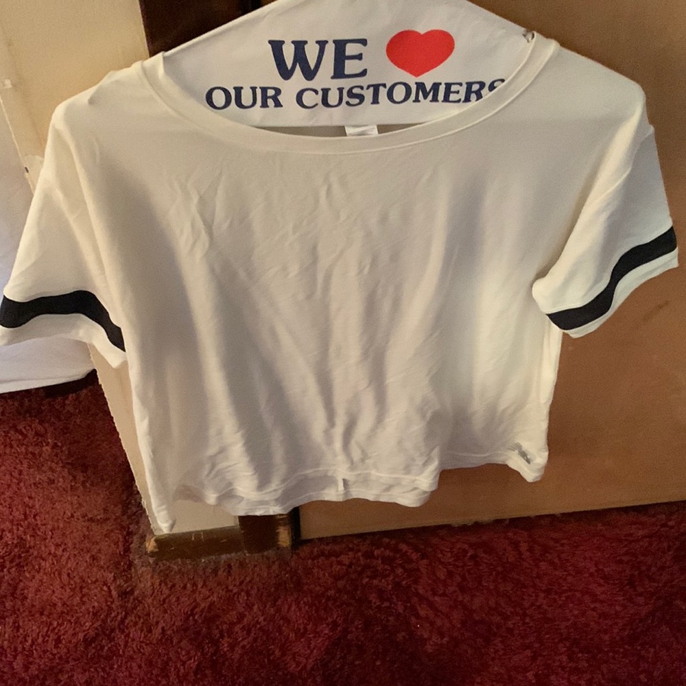 Women’s short sleeve new balance shirt